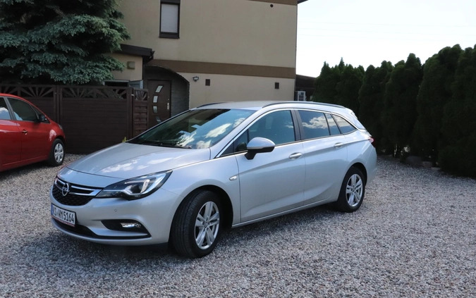 Opel Astra cena 42950 przebieg: 135654, rok produkcji 2019 z Kosów Lacki małe 326